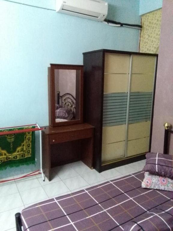 Deenaz Utara
