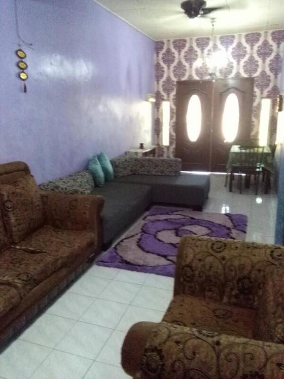Deenaz Utara